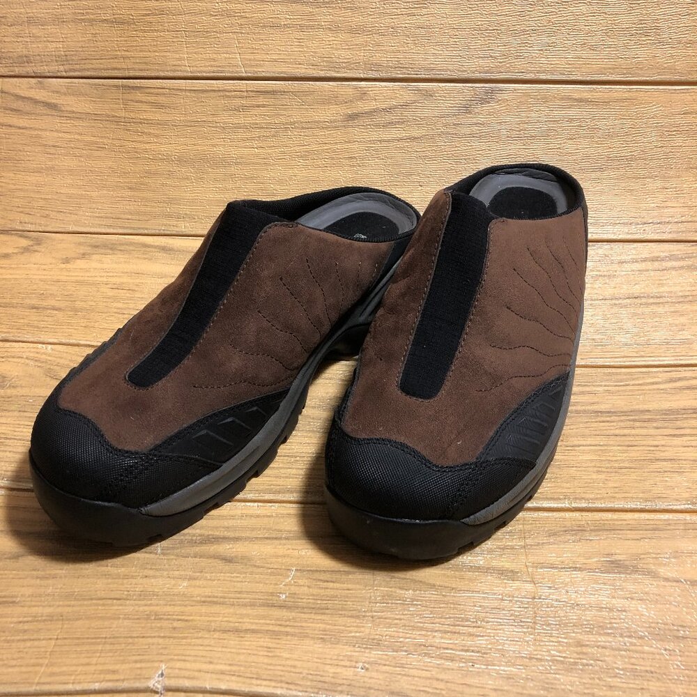 Teva men brown and black leather clogs, round toe, size 10.5